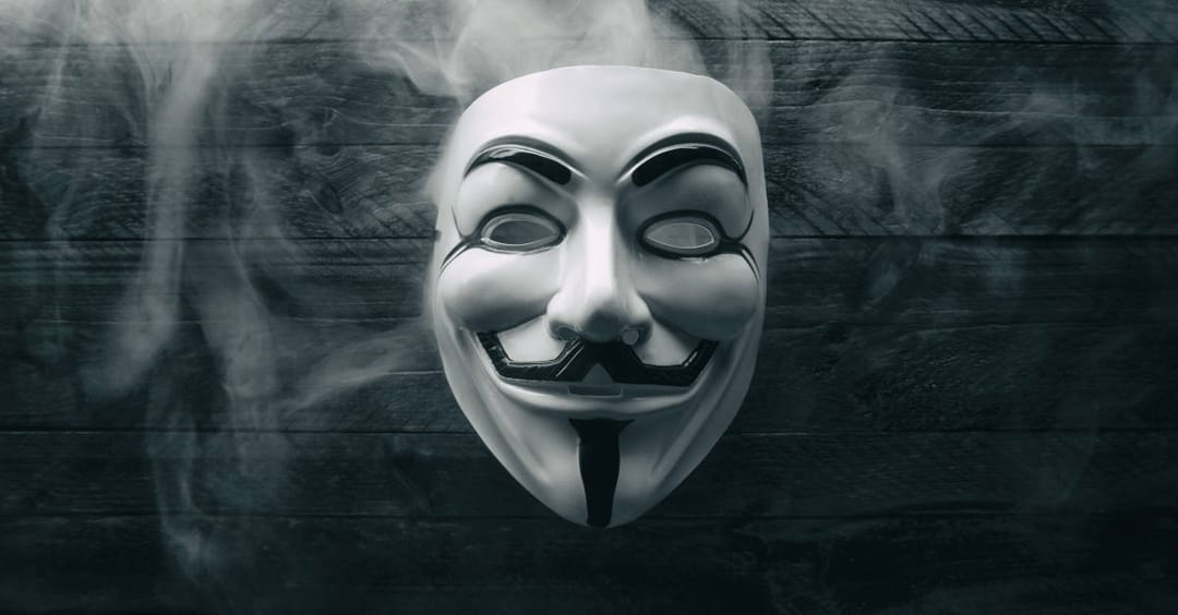 “Face of Anonymous” suspect deported from Mexico to face US hacking charges