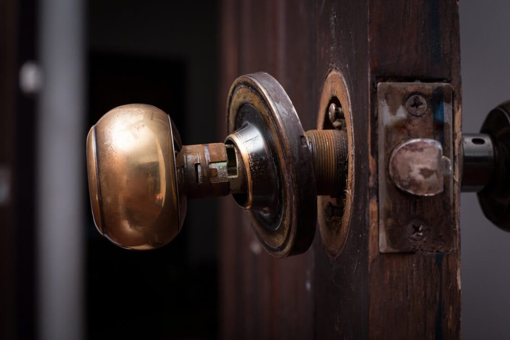 broken-lock broken-lock