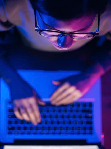 Home - Floating Images with Parallax - Image 3