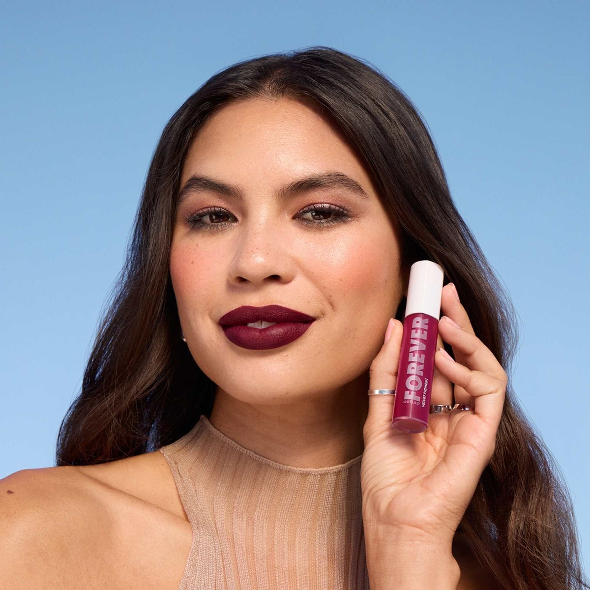 Outlast Forever Velvet Pigment Campaign