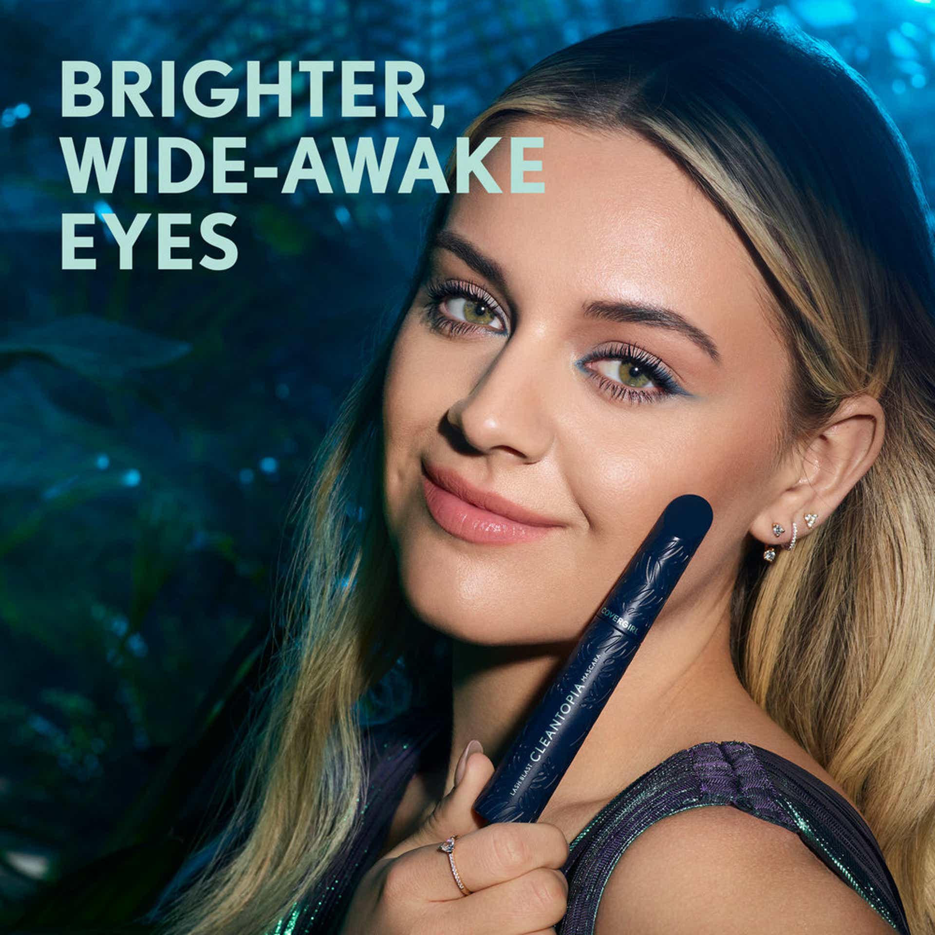 Lash Blast Cleantopia Mascara Ultramarine Brighter Wide-Awake Eyes