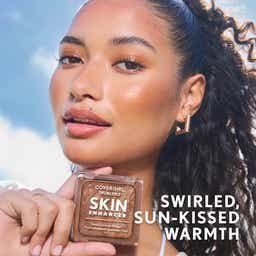COVERGIRL TruBlend Skin Enhancer Baked Luminous Bronzer 26 Ecom Story Telling Visual + Pack 2500x2500 - Original File.jpg