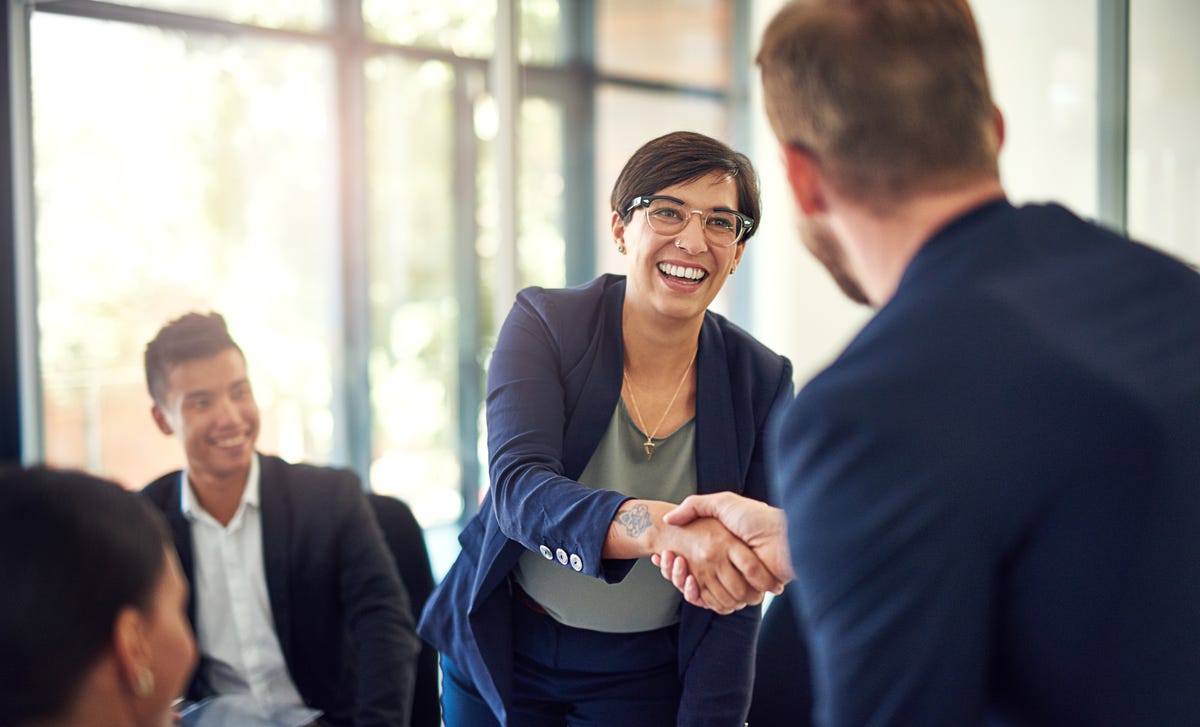 Personas buscando empleos