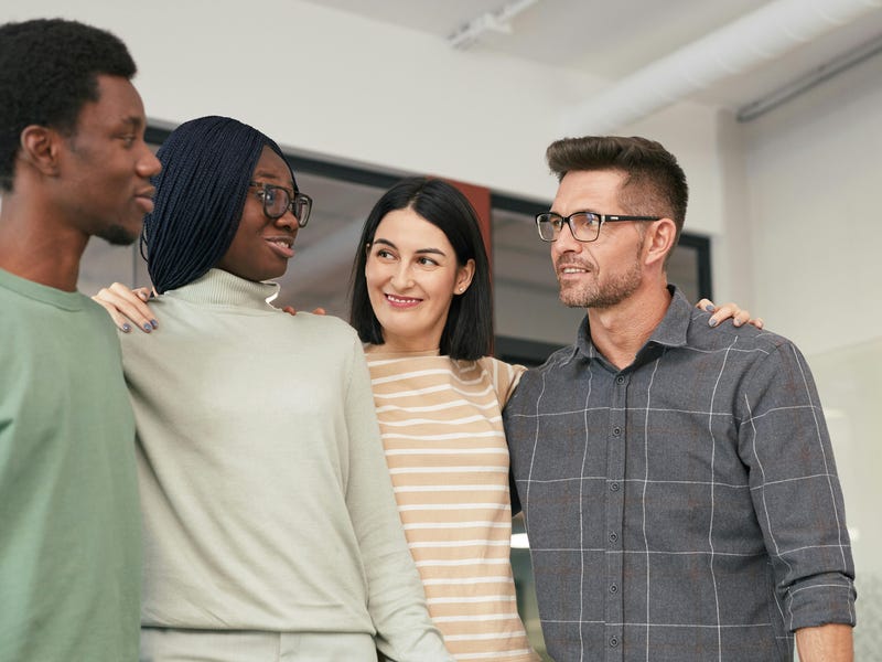 Estudiantes de Berlitz celebrando sus historias de superación.