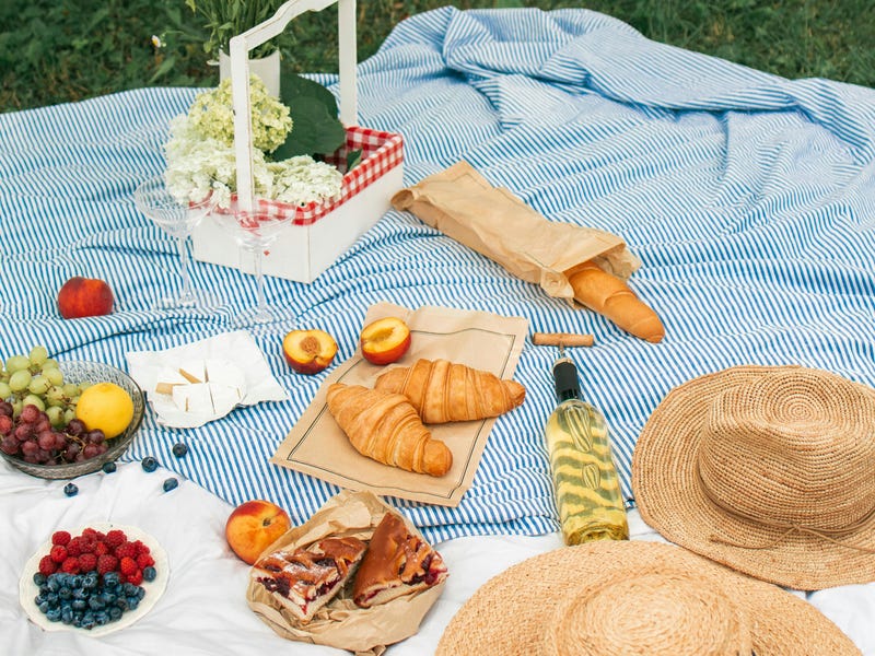 Picnic es un ejemplo de buena actividad al aire libre en inglés.