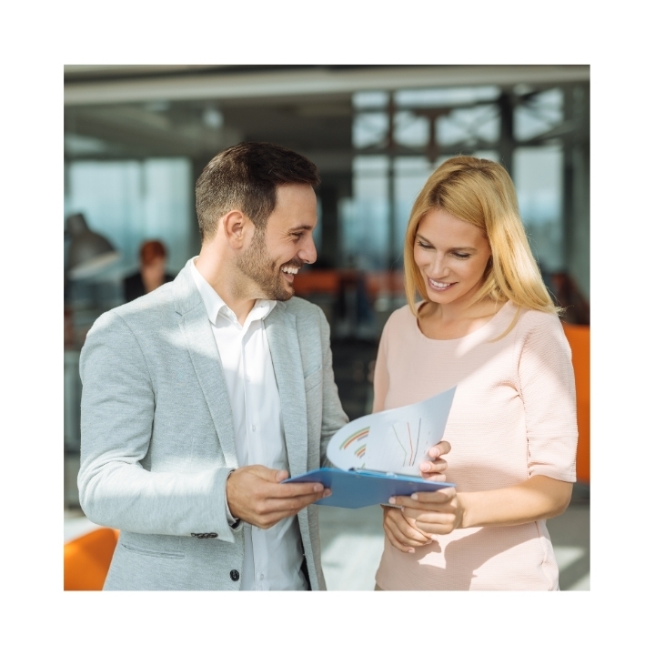 Personas hablando inglés 