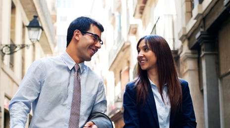 Hombre preguntando ¿Por qué Berlitz?