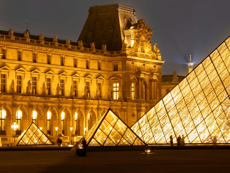 Viajar a Francia para estudiar francés.