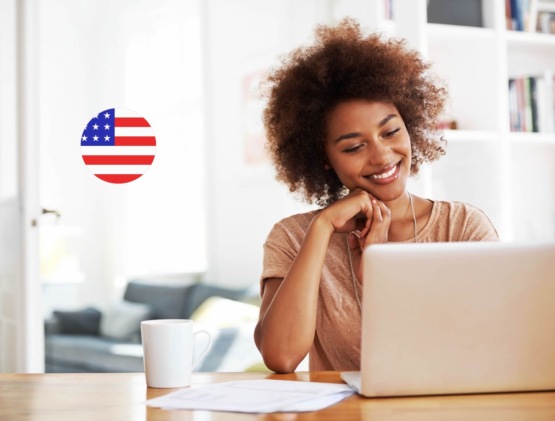 Mujer aprendiendo vocabulario en inglés