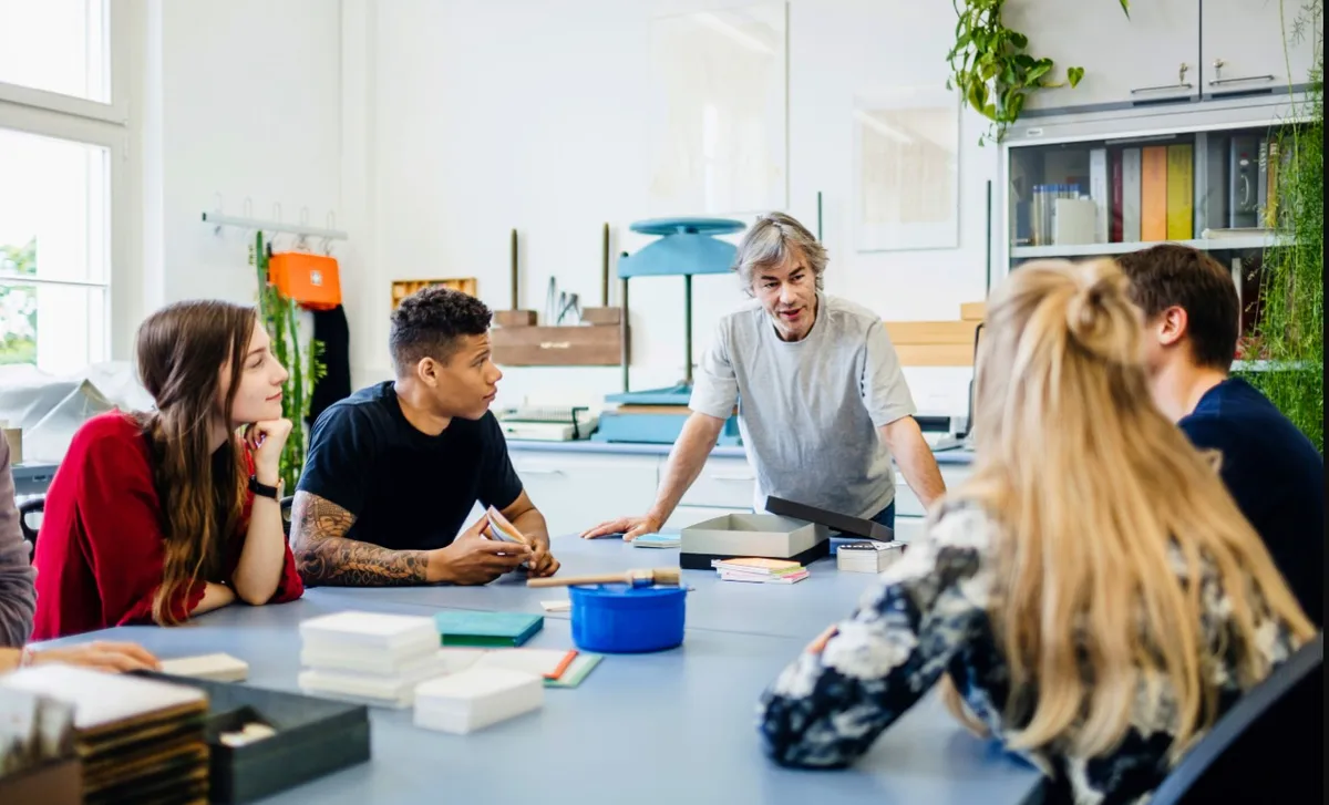 Estudiantes en cursos de idiomas para adultos con el método de Berlitz