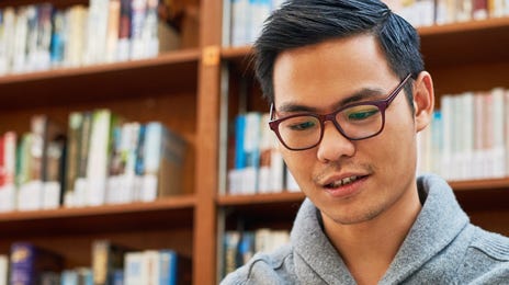 Hombre OACI en Chile test y certificación