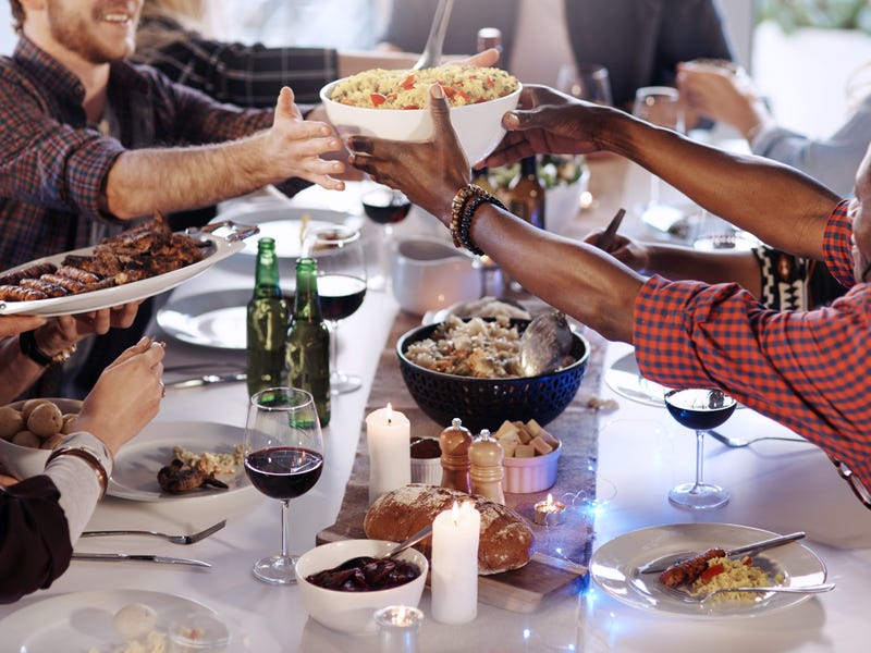 Personas celebrando el día de acción de gracias