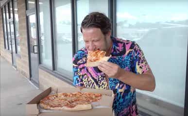 david portnoy eating pizza