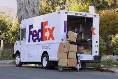fedex delivery truck