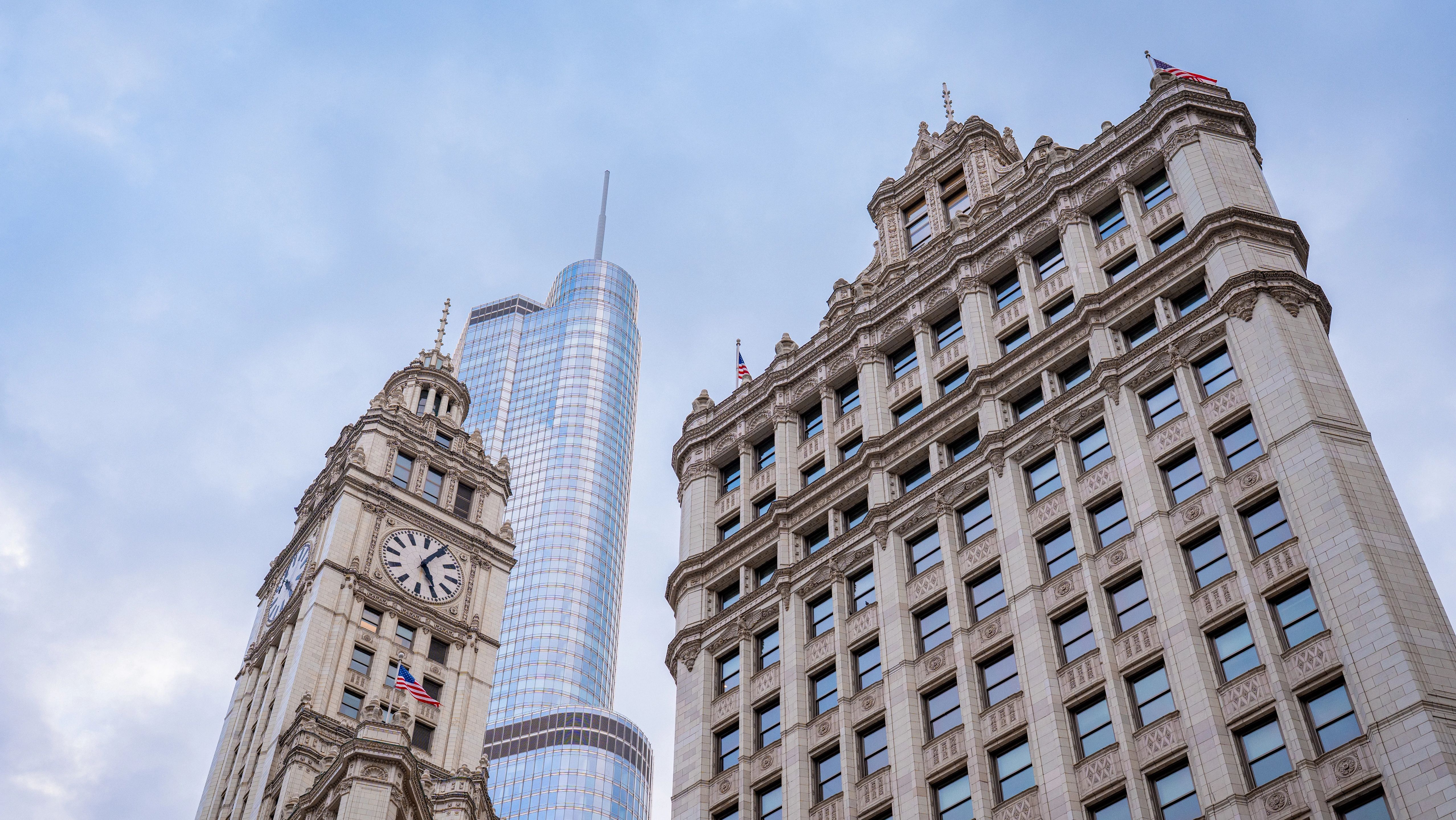 Experience the 2025 Chicago Marathon in your POV. Split into 5K, 10K, half-, or full-marathon segments, you can train your way, all in the iFIT fitness app.