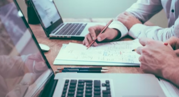 Fundstrat: Volatility to Fall Sharply in 2023