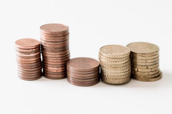 Tech Giants Drive Low Cost ETFs