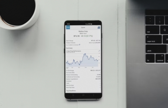Do ESG Bond Funds Outperform?