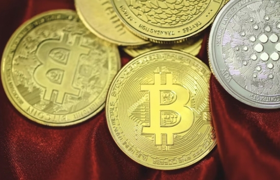 Bitcoin Faces Critical Struggle Under Tariff Woes