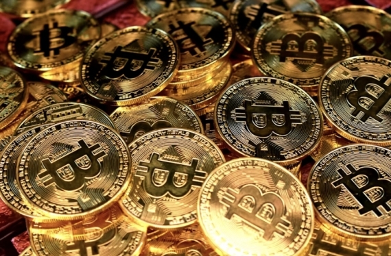 Bitcoin Stock Correlation Breaking at the Right Time for Investors