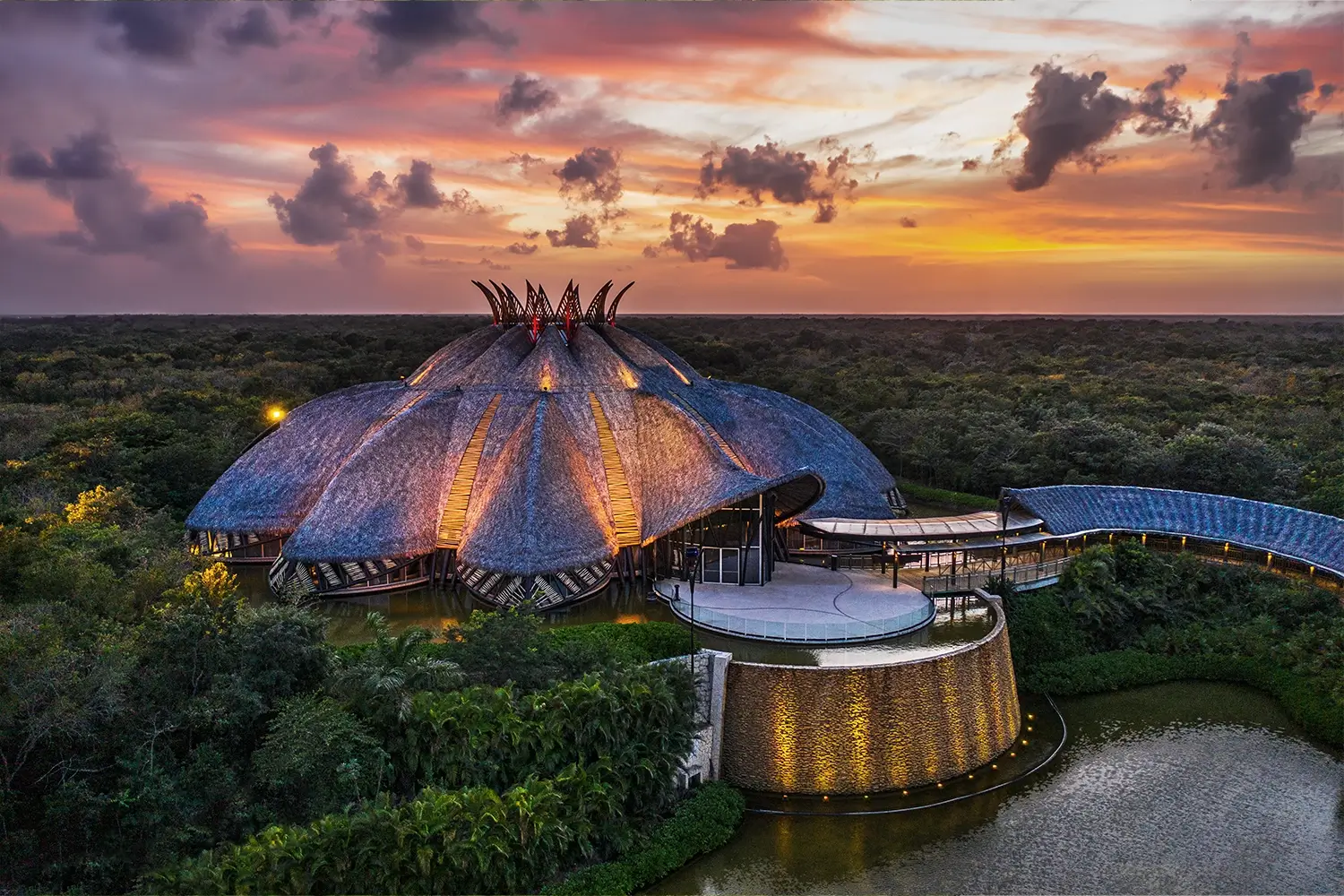 cirque-du-soleil-joya-teather.webp