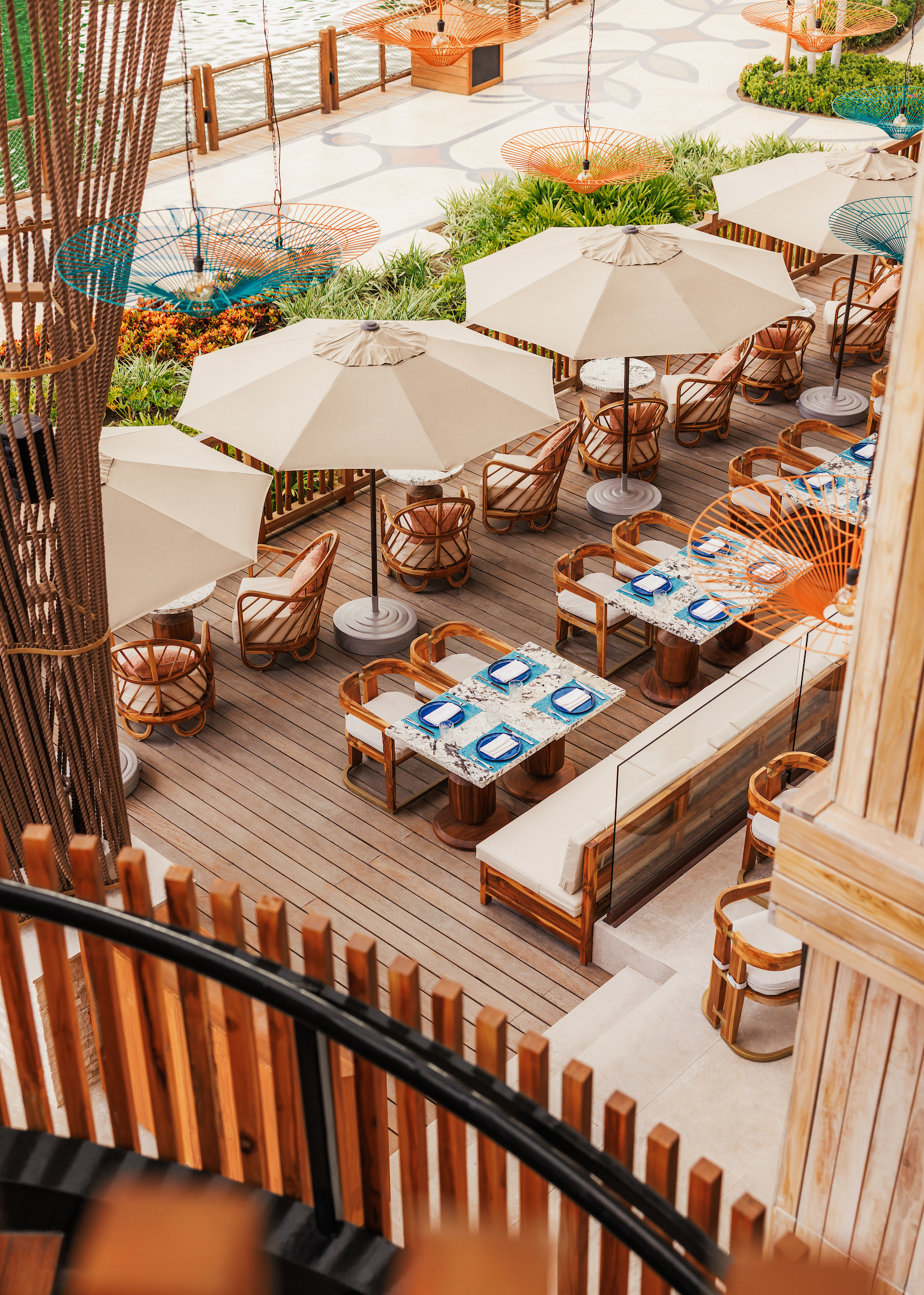 231025_VDNV_VW_F&B_BlueCove_Outside_Seating_Vert-3472_MASTER.jpg