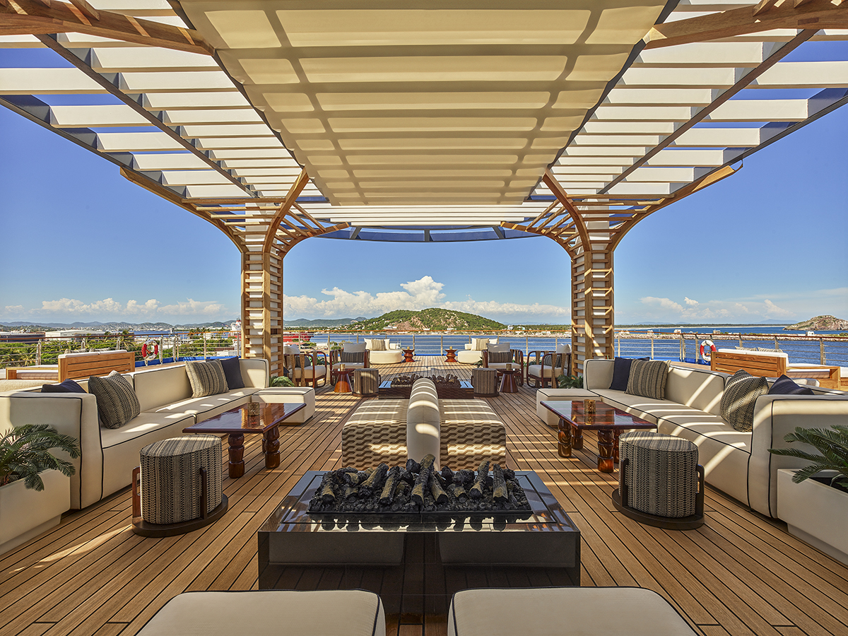 vidantaworld-elegant-pure-sky-deck