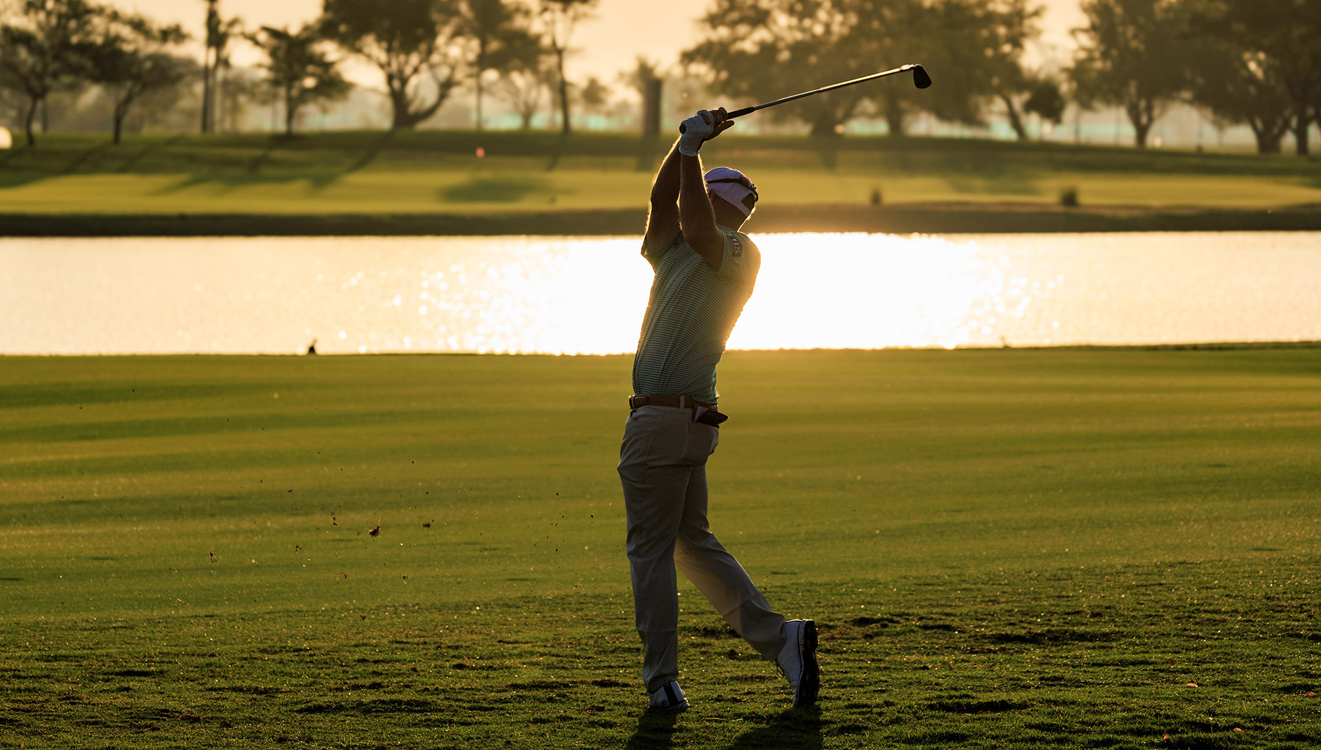 vidantaworld-mexico-open-golfer-swing-sunset.jpg