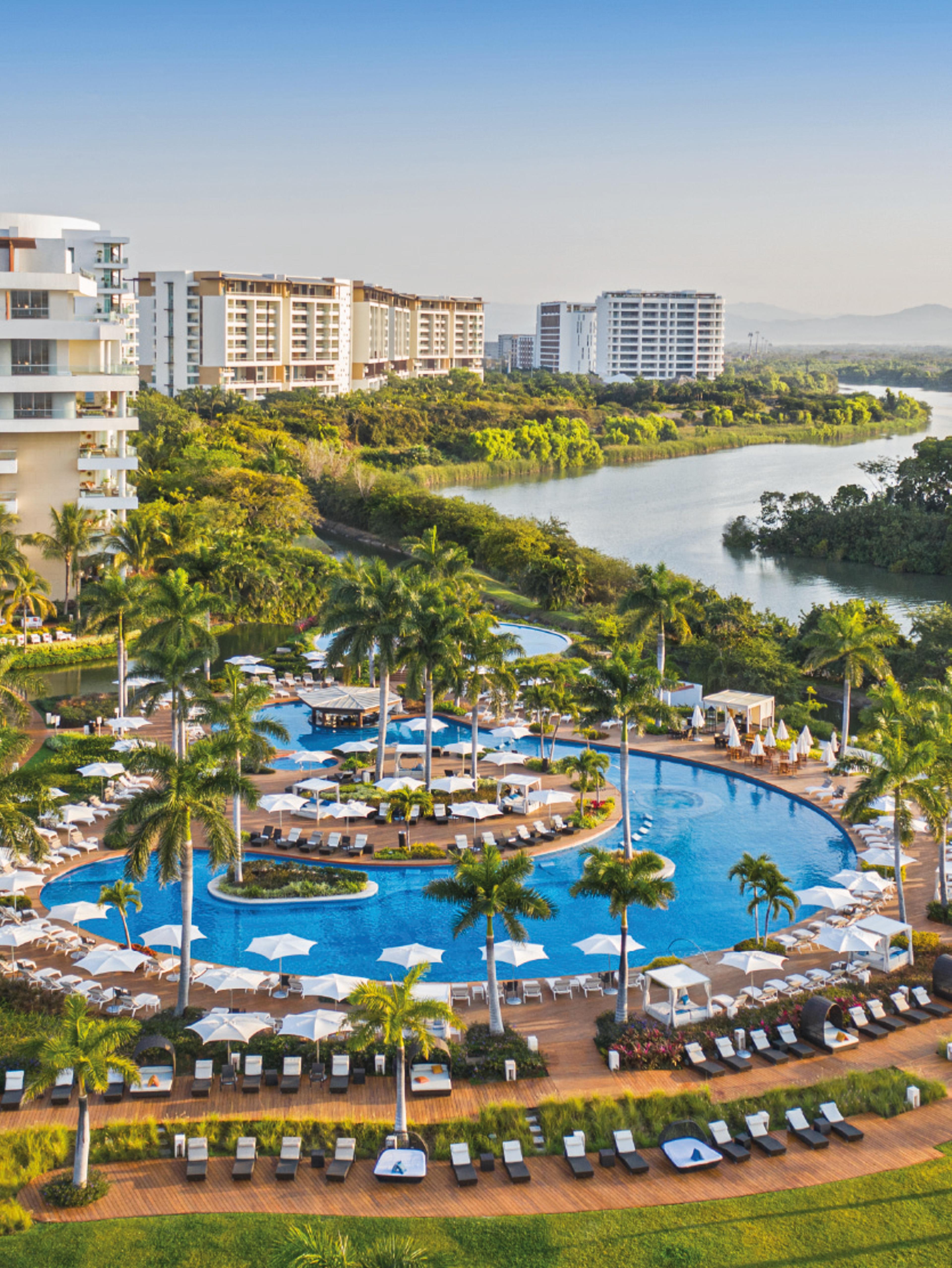 Hospedaje familiar de lujo en el resort VidantaWorld Vallarta-Nuevo Nayarit