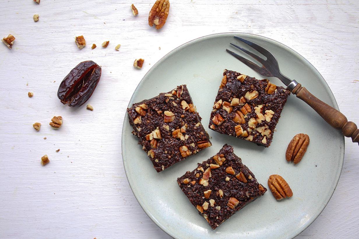 raw pecan brownies