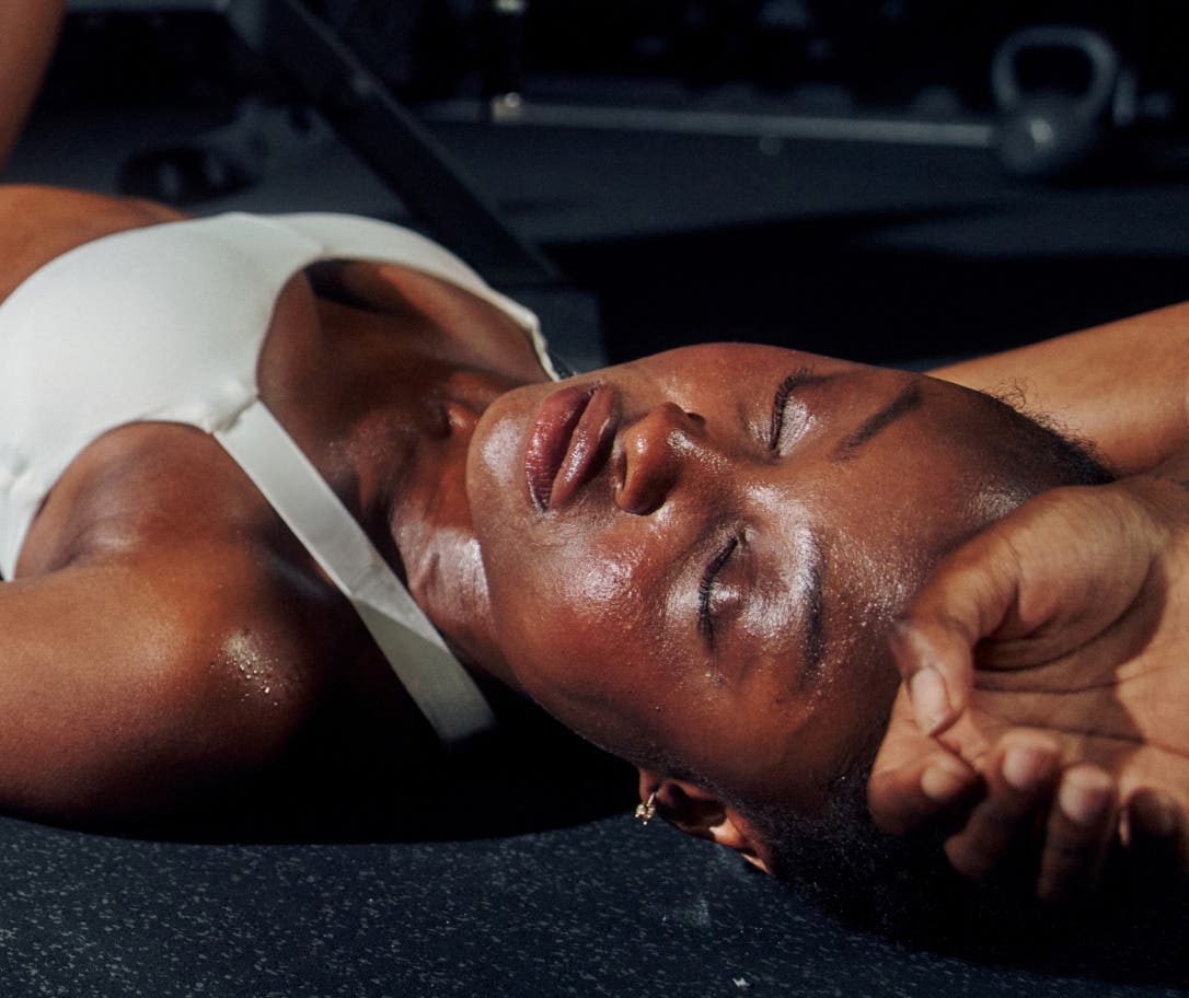 tired-athlete-pausing-workout.jpg