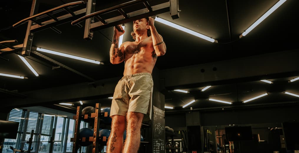 pullups-athlete-skeletal-muscle.jpg