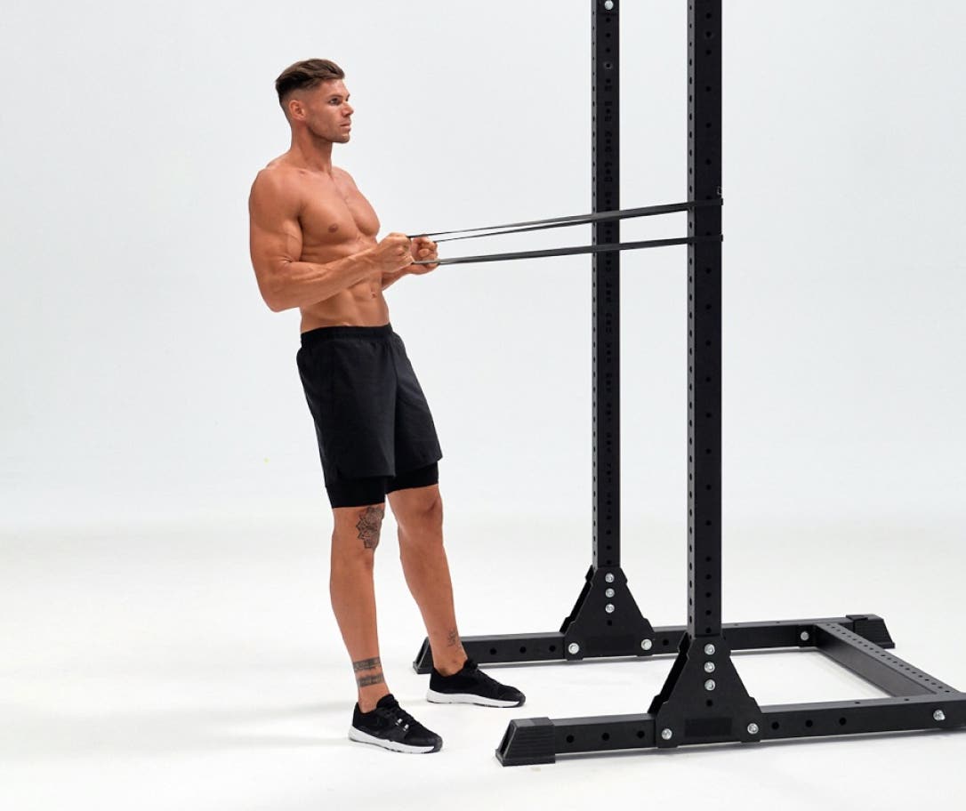 freeletics-band-standing-rows.jpg