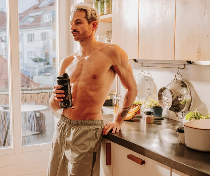 athlete-preparing-meal-after-exercise.jpg