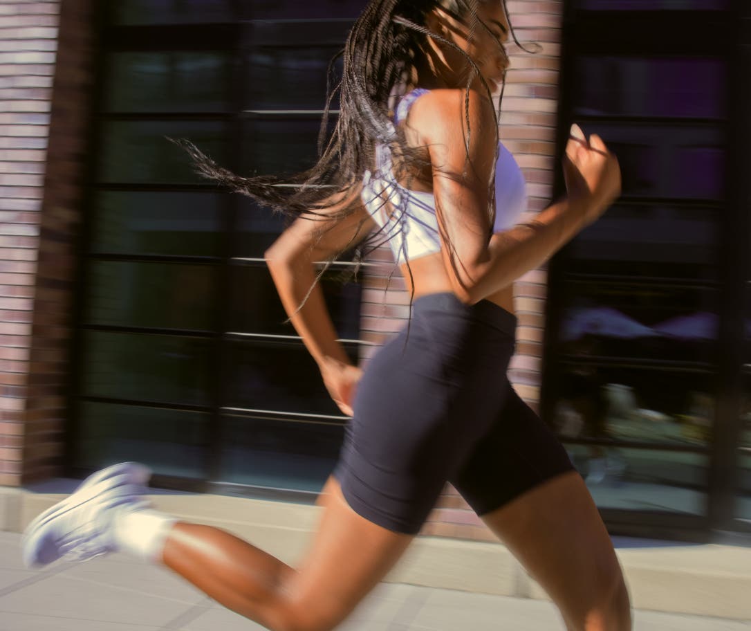 running-after-pre-workout-meal-outdoors.jpg