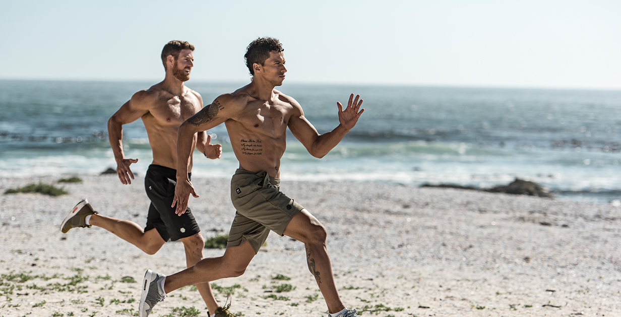 Sportivi hanno sempre la pelle baciata dal sole