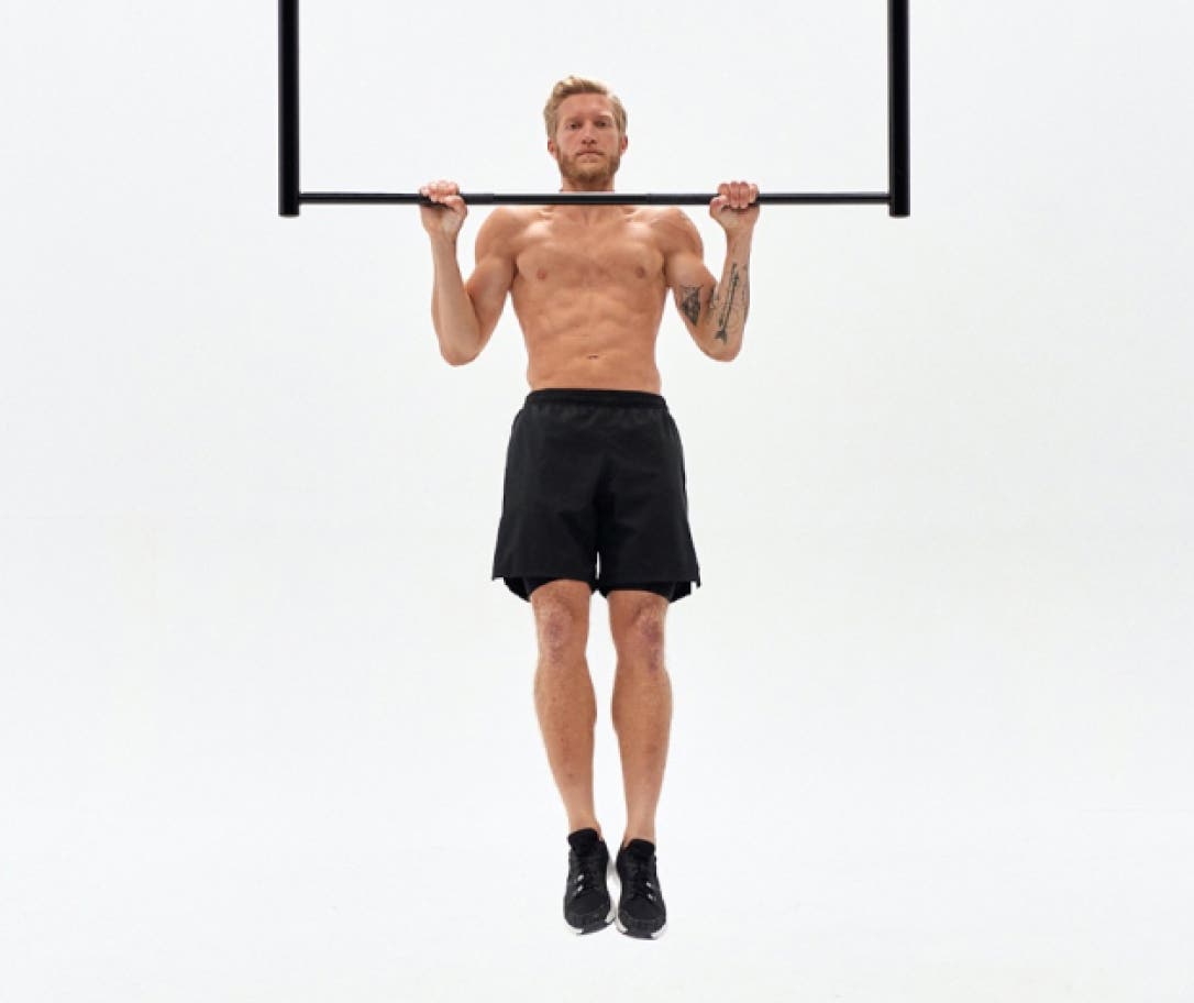 strict-pullups-upper-body-training-cyclists.jpg