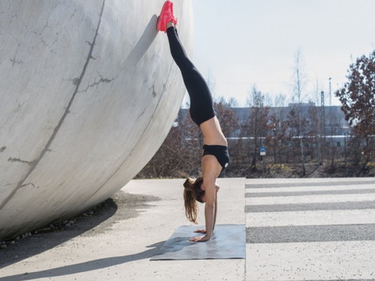 hand stand