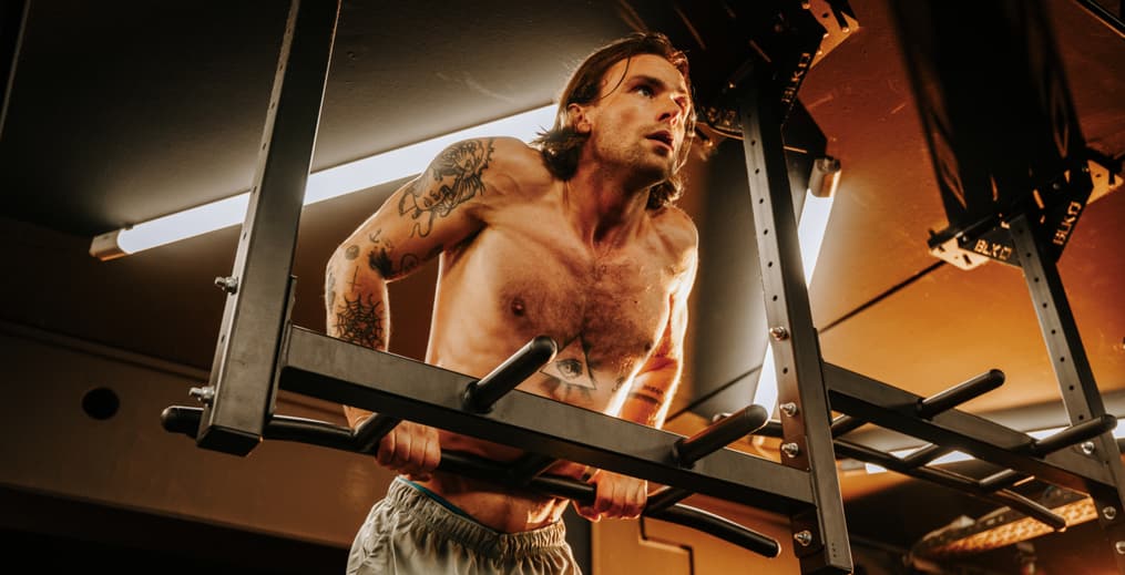 Header triceps-workout-outdoor-dips.jpg