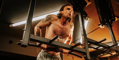 Header triceps-workout-outdoor-dips.jpg