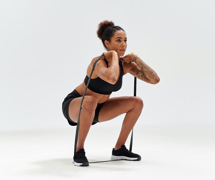 freeletics-band-squats.jpg