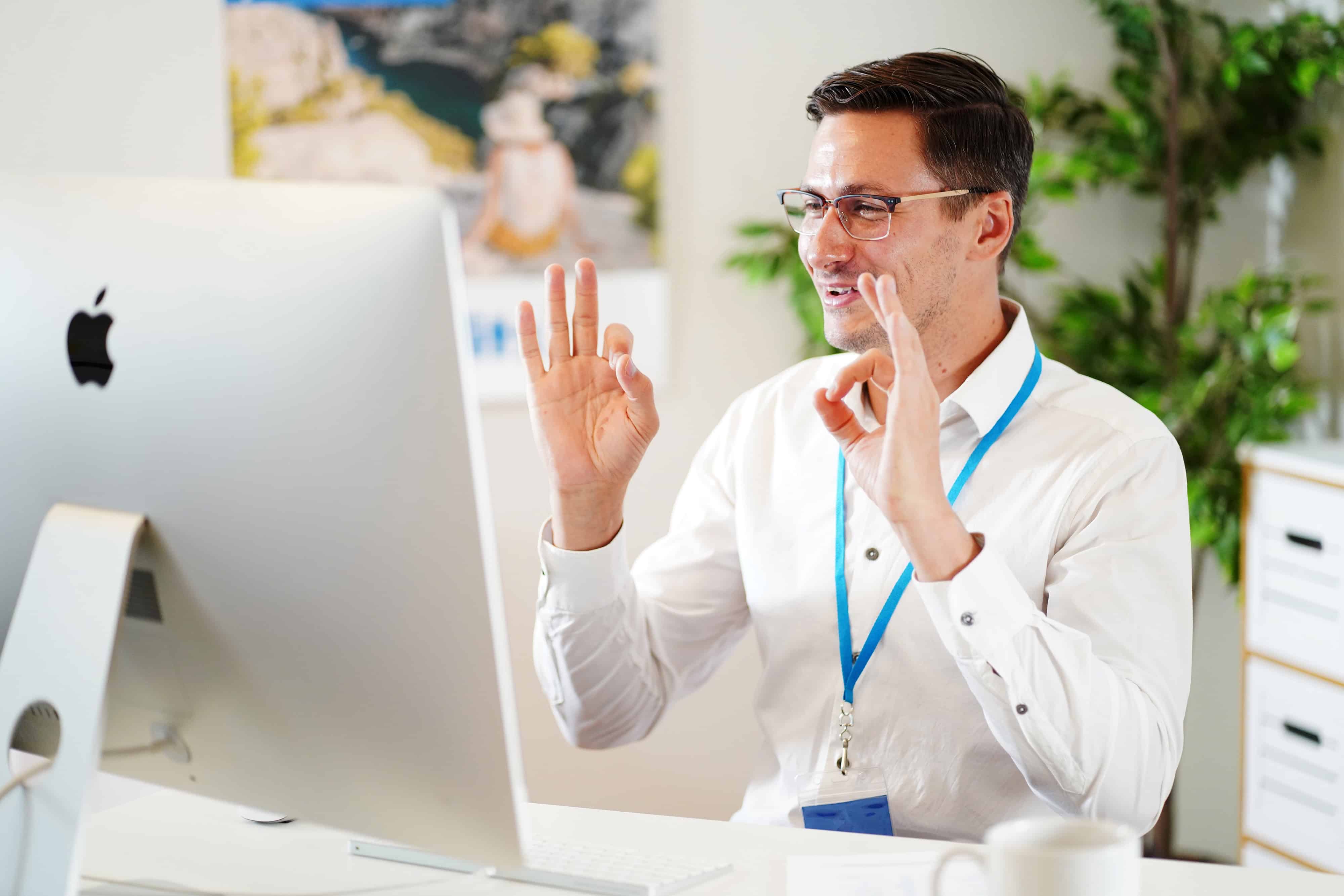 Excellent professionals, passionate about languages