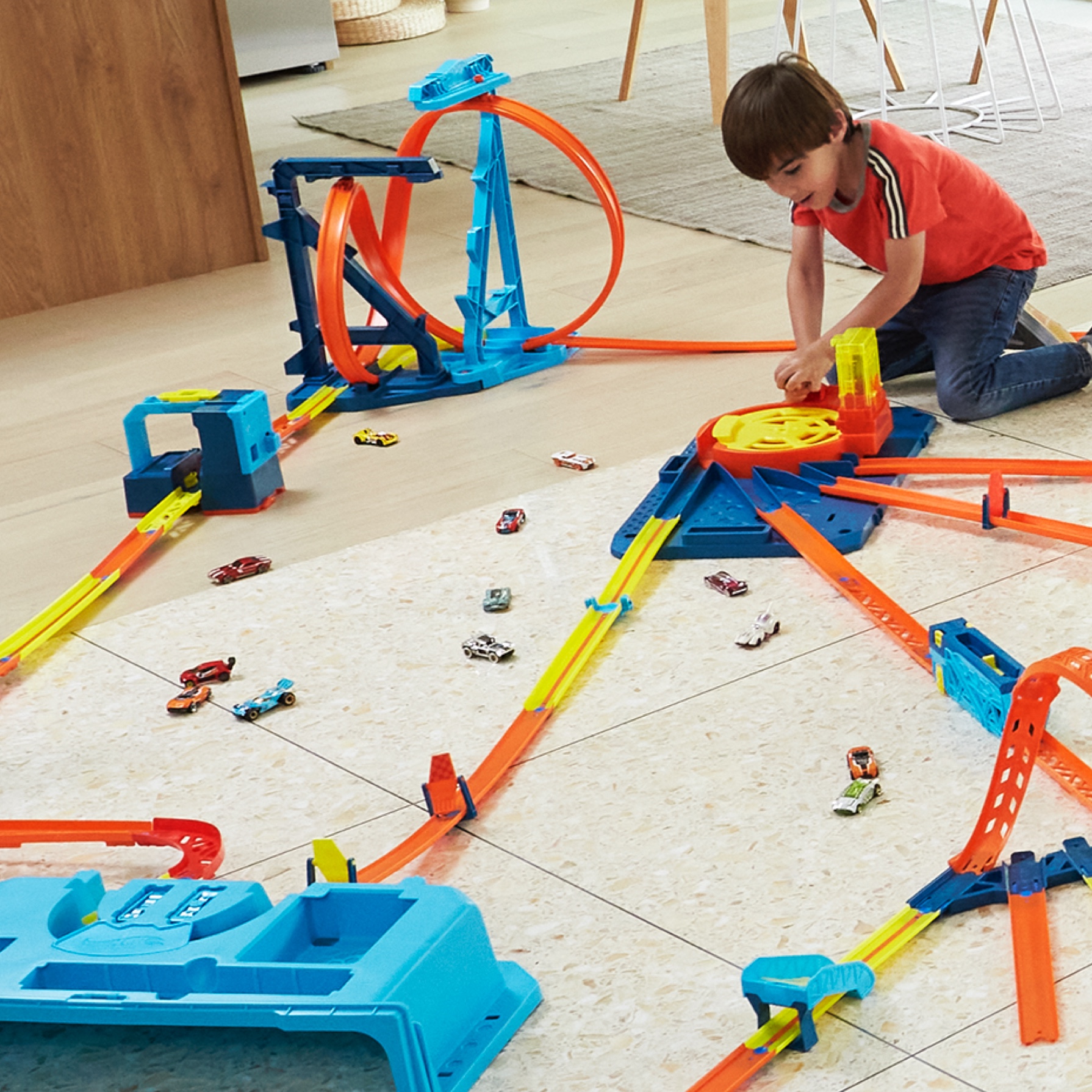 Hot Wheels Track Builder - Coffret Station explosive Mattel : King
