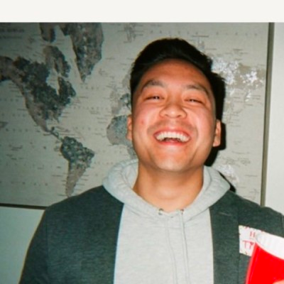 Headshot of Ryan Constantino, Account Executive at Salesloft