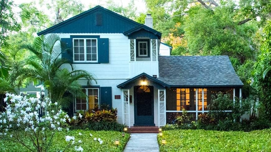 Looking back‚Aiand ahead‚Aias spring turns to summer