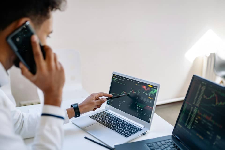 Mortgage interest rates fall to 3-year low