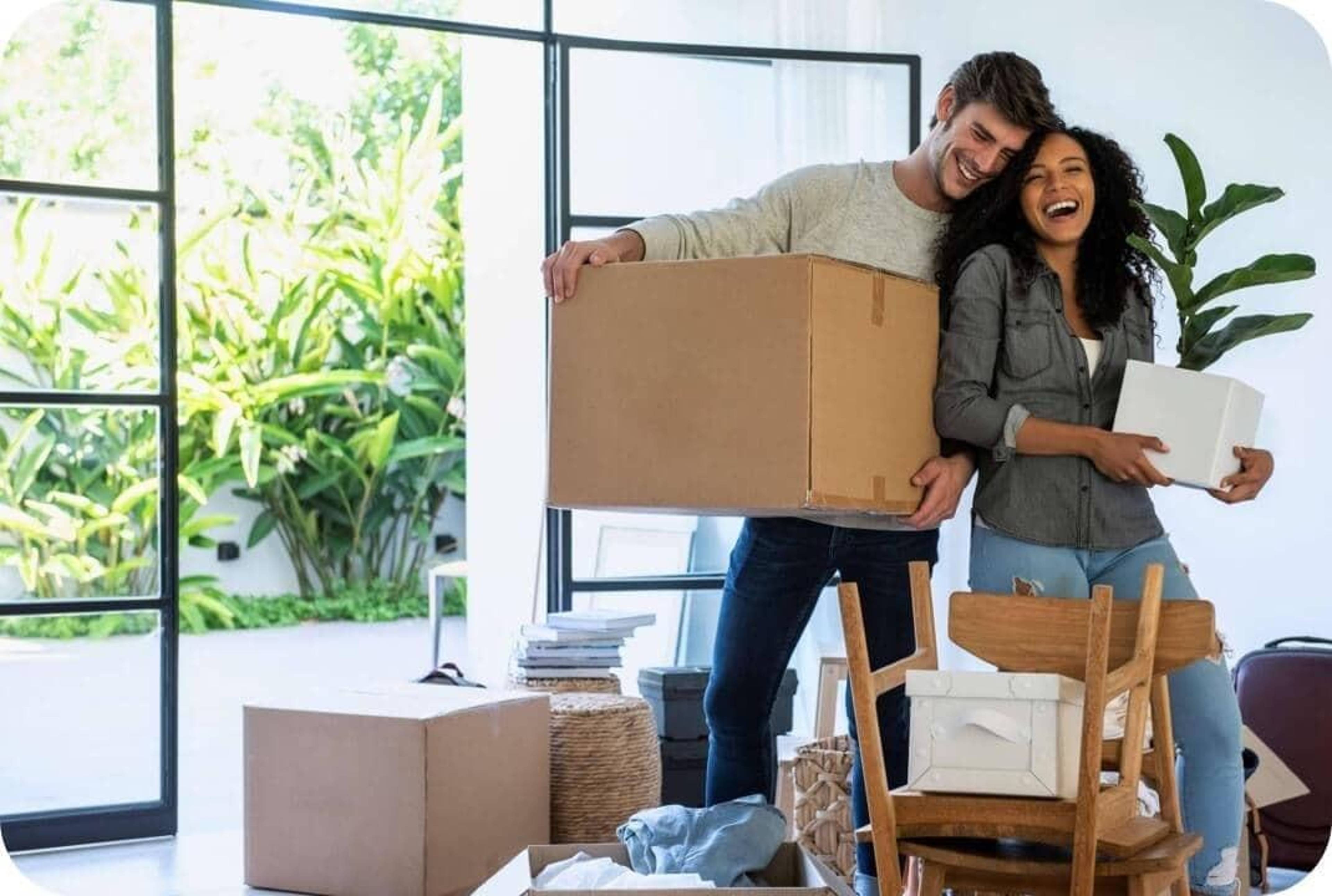 Couple moving boxes consumer direct