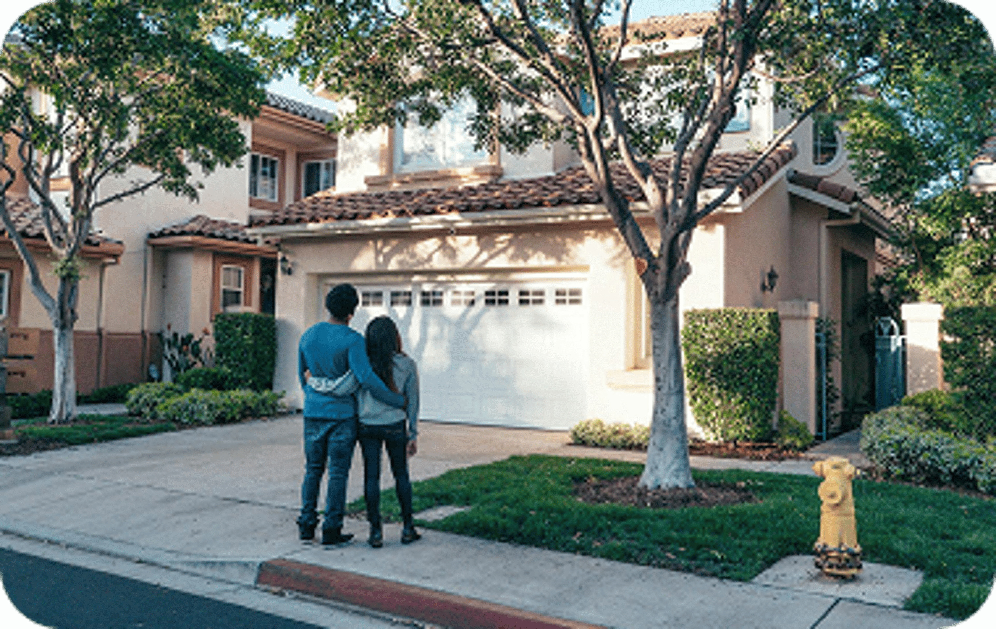 150 Cubs Facts - Couple looking at a house.