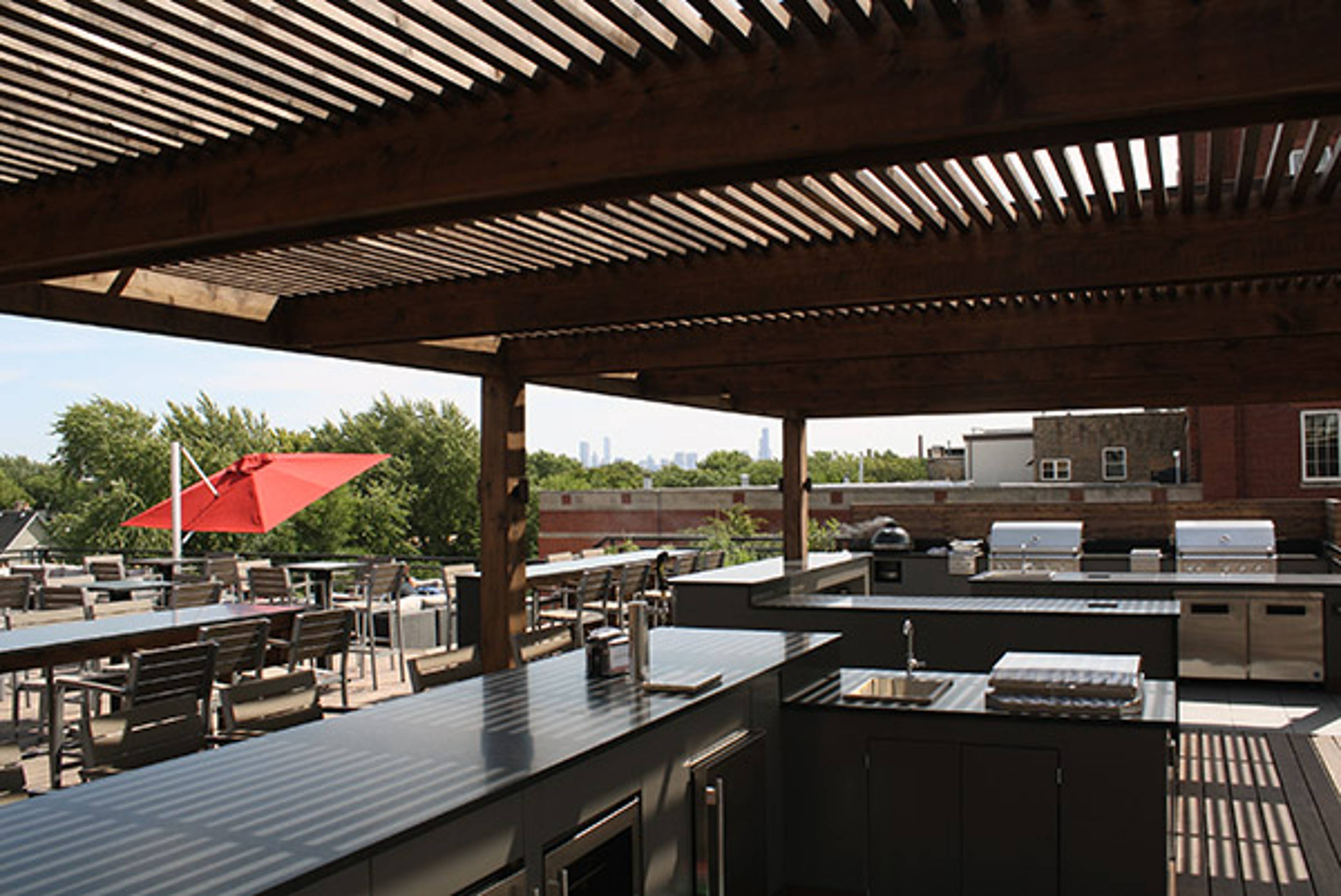 Rate's Roof Deck Featured in Crain's Chicago Business--inline-img-0