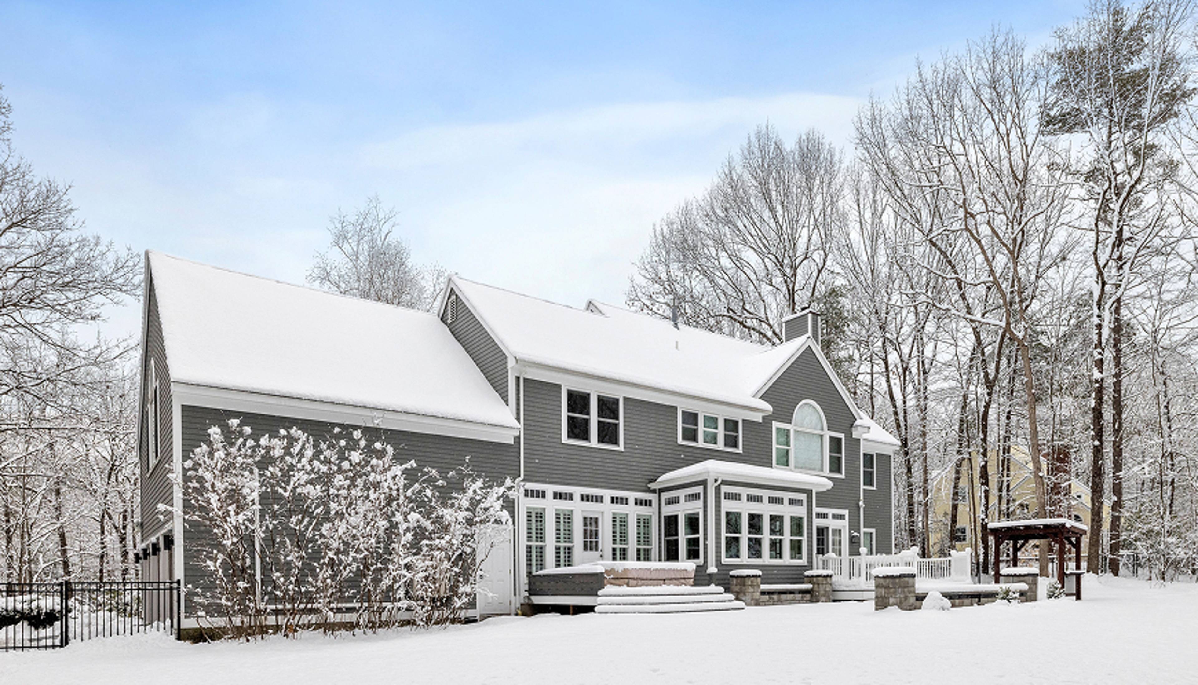 Beautiful house in the snow.